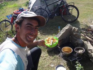 luis isonio comiendo